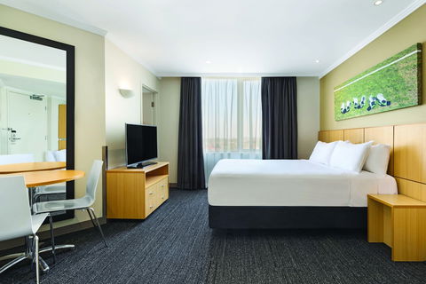 Travelodge Hotel Bankstown Sydney - Sunshine Coast Guide 5