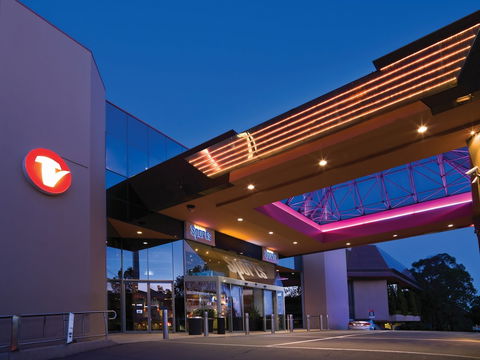 Travelodge Hotel Bankstown Sydney - Sunshine Coast Guide 0