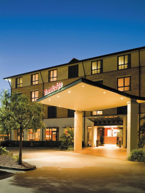 Travelodge Hotel Garden City Brisbane - Sunshine Coast Guide 0