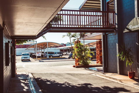 Elkira Court Motel - Sunshine Coast Guide 1