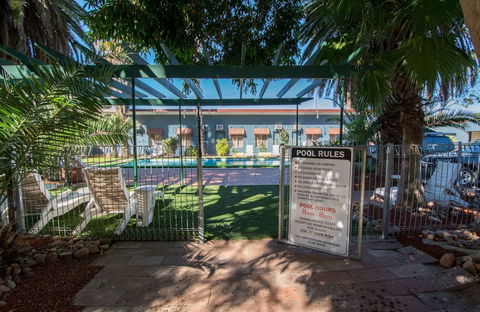 Elkira Court Motel - Sunshine Coast Guide 2