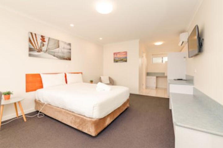 Abbotsham TAS Sunshine Coast Guide