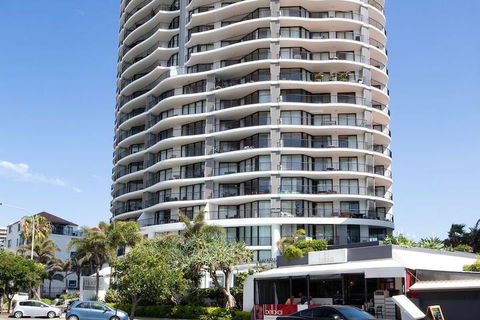 Mantra Coolangatta Beach - Sunshine Coast Guide 1