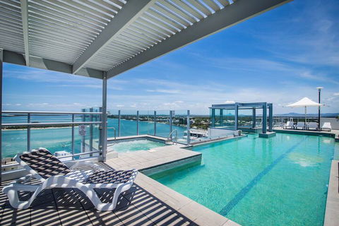 Pumicestone Blue - Sunshine Coast Guide 3