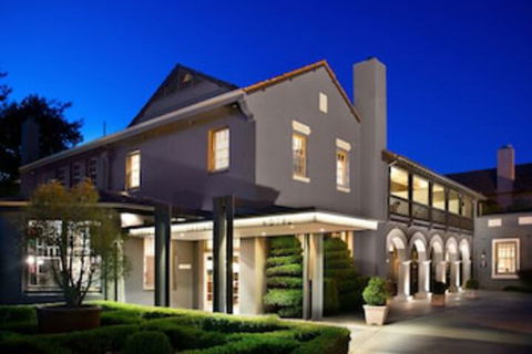 Peppers Mineral Springs Hotel - Sunshine Coast Guide 0