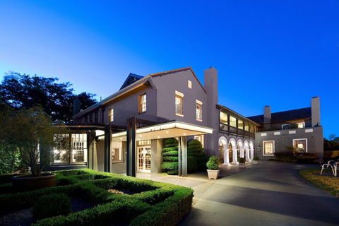 Peppers Mineral Springs Hotel - Sunshine Coast Guide 4