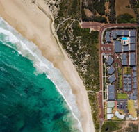 Smiths Beach Resort - Sunshine Coast Guide