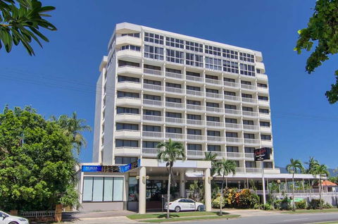 Acacia Court Hotel - Sunshine Coast Guide 0