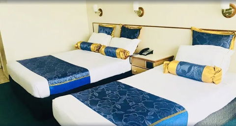 Acacia Court Hotel - Sunshine Coast Guide 5