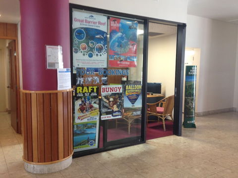 Acacia Court Hotel - Sunshine Coast Guide 3