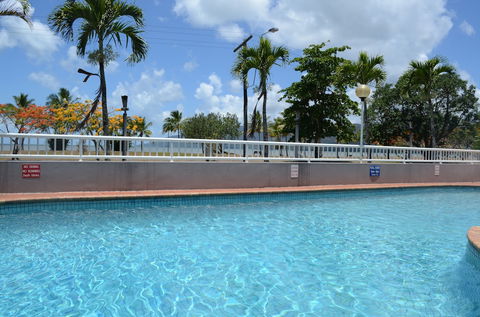 Acacia Court Hotel - Sunshine Coast Guide 2