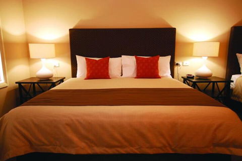 Sundowner Motel Hotel - Sunshine Coast Guide 6