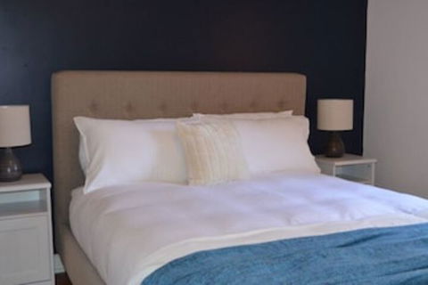 Bella Cosa Bed & Breakfast - Sunshine Coast Guide 0