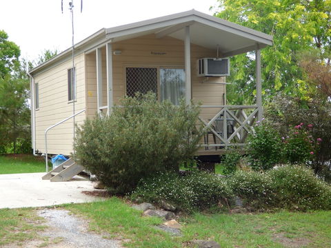 Tenterfield Lodge And Caravan Park - Sunshine Coast Guide 4