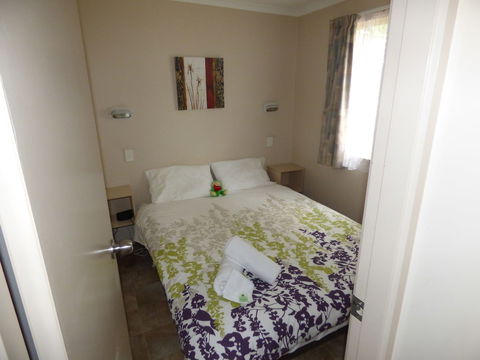 Tenterfield Lodge And Caravan Park - Sunshine Coast Guide 3