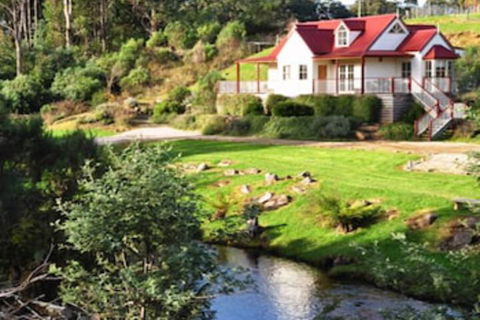 Crabtree River Cottages - Sunshine Coast Guide 0