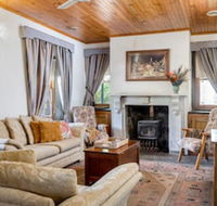 Reillys Wines Heritage Cottages - Sunshine Coast Guide