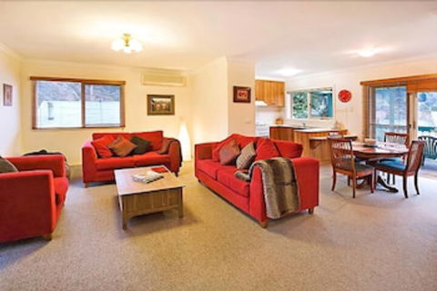 Annie's Escape In Warburton - Sunshine Coast Guide 3