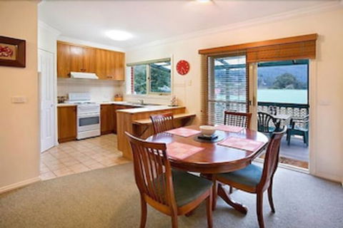 Annie's Escape In Warburton - Sunshine Coast Guide 2