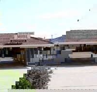 Top Of The Town Motel - Sunshine Coast Guide