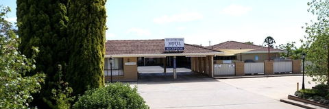 Top Of The Town Motel - Sunshine Coast Guide 0