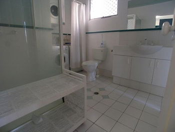 Pacific Sands Holiday Apartments - Sunshine Coast Guide 1