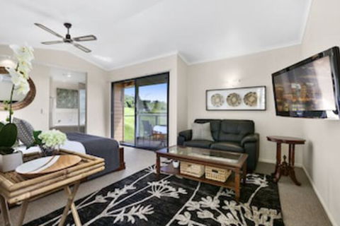 Top Of The Hill - Sunshine Coast Guide 0