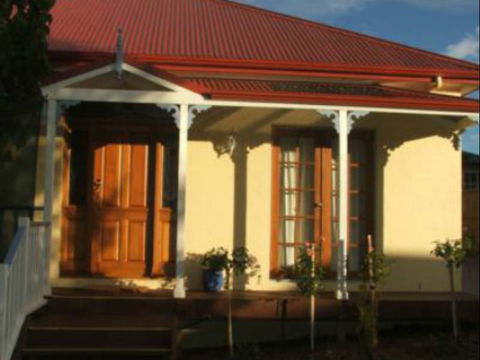 Quayside Cottages - Sunshine Coast Guide 5