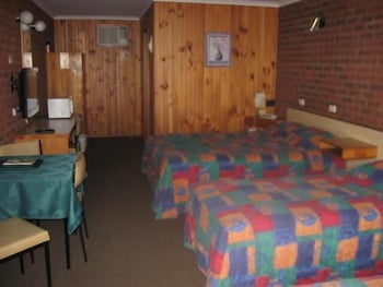 Country Roads Motor Inn Narrandera - Sunshine Coast Guide 6