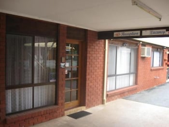 Country Roads Motor Inn Narrandera - Sunshine Coast Guide 0