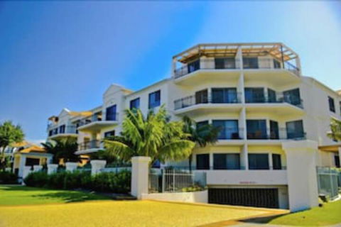 The Breakers Yamba - Sunshine Coast Guide 1