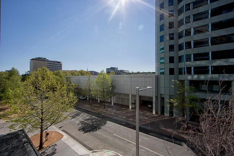 Accommodate Canberra Manhattan On The Park - Sunshine Coast Guide 5