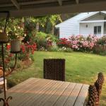 Applegate Lane Chalet - Sunshine Coast Guide 0