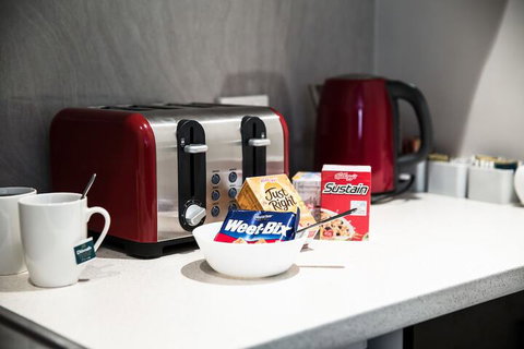 Tall Trees Motel - Sunshine Coast Guide 6