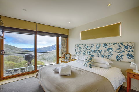 Alpine Woodsmoke - Sunshine Coast Guide 4