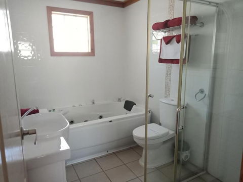 Brooklyn Motel - Sunshine Coast Guide 5