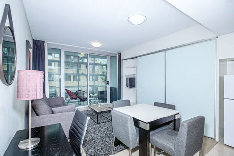 DD Apartments On Sussex - Sunshine Coast Guide 3
