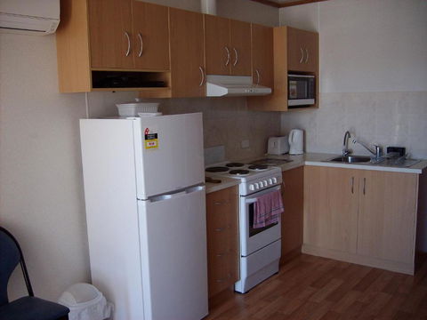 Jackos Holiday Cabins - Sunshine Coast Guide 2