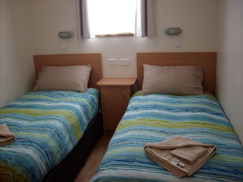 Jackos Holiday Cabins - Sunshine Coast Guide 3