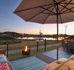 Lakeside Deck House - Sunshine Coast Guide