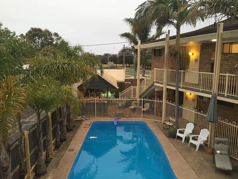 Abel Tasman Waterfront Motel - Sunshine Coast Guide 4