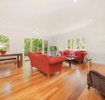 Poets Cottage Fireplace Close to Treks - Sunshine Coast Guide