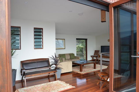 Yolla Beach House - Sunshine Coast Guide 4
