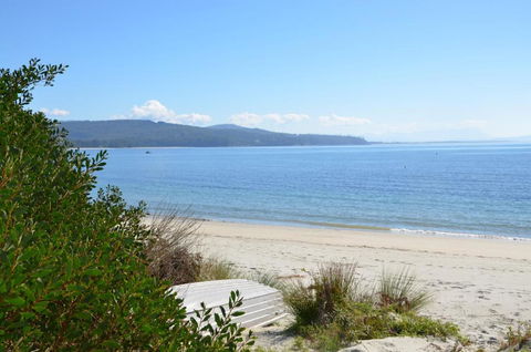 Yolla Beach House - Sunshine Coast Guide 3