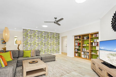 Fairlight Tweed Coast Holidays  - Sunshine Coast Guide 2