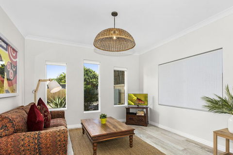 Fairlight Tweed Coast Holidays  - Sunshine Coast Guide 1