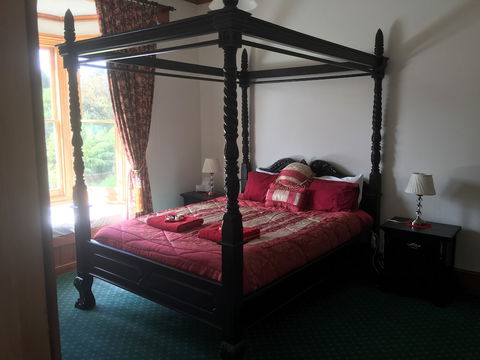 Kerrellie Cottages - Sunshine Coast Guide 2