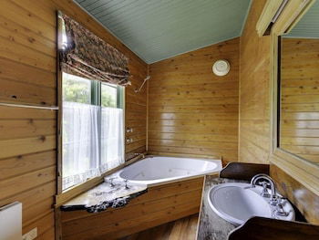 Kerrellie Cottages - Sunshine Coast Guide 5