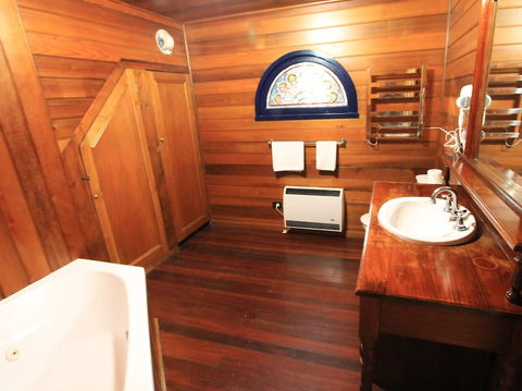 Kerrellie Cottages - Sunshine Coast Guide 4