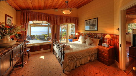 Island View Spa Cottage - Sunshine Coast Guide 5